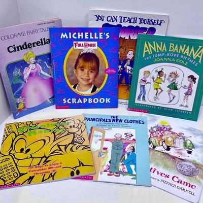 Book Lot - 7 books - Children's story books - Anna Banana Cinderella coloring book, etc
