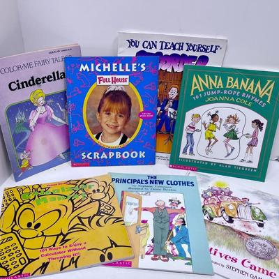 Book Lot - 7 books - Children's story books - Anna Banana Cinderella coloring book, etc
