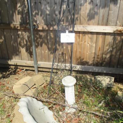 Yard Decor & Birdbath