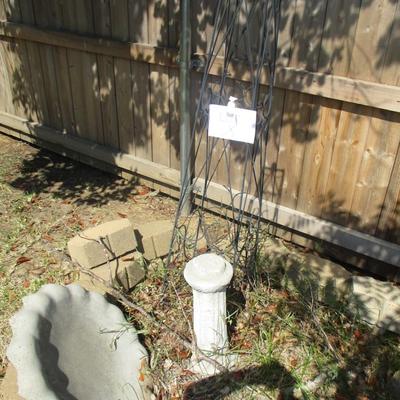 Yard Decor & Birdbath