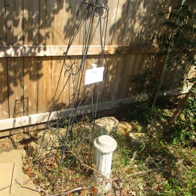 Yard Decor & Birdbath