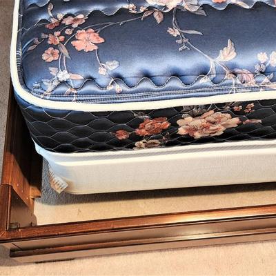 Lot #94  King Bed Set - good looking and very clean