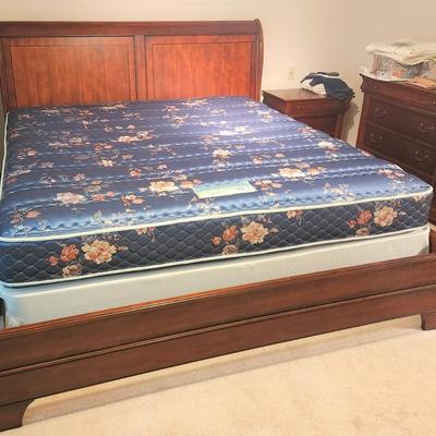 Lot #94  King Bed Set - good looking and very clean