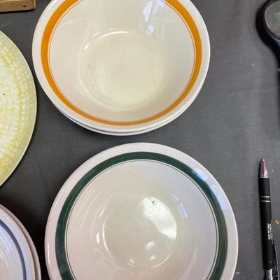 Assortment of kitchen ware