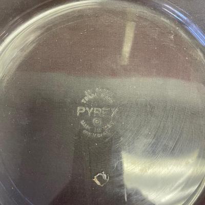 3 piece Pyrex set