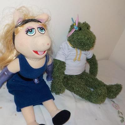 " Original Miss Piggy and Pongo (Gund). Jim Henson Company.