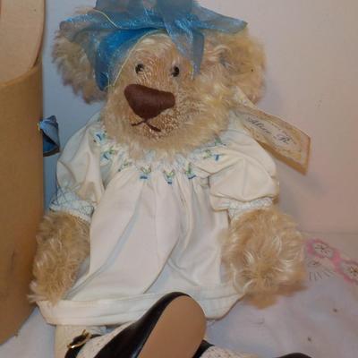" Band Box Boassy Bears Alice R. " Mfg Delton Products Corp.