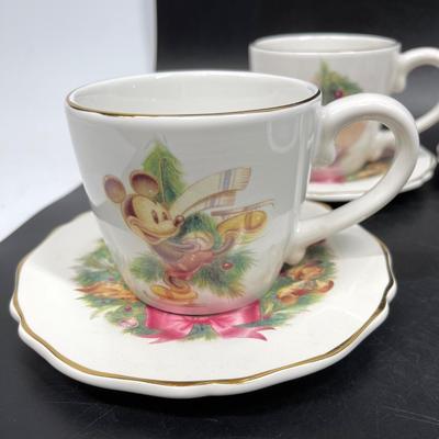 Disney teacup & saucer set, 4 sets Mickey Goofy Tinkerbell Dumbo