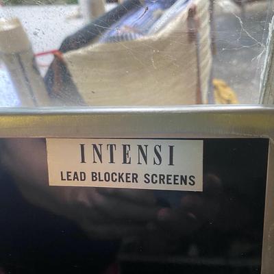X Ray Films and Plates with Intensi Lead Blocker Screens in MetalBox