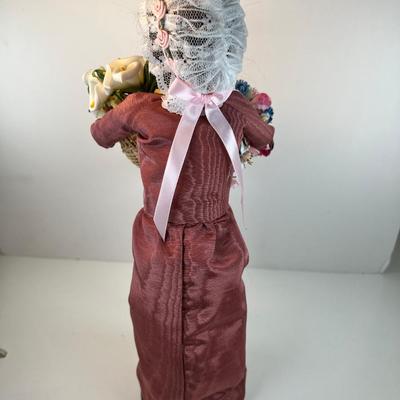Byers' Choice Springtime woman with flowers Figurine