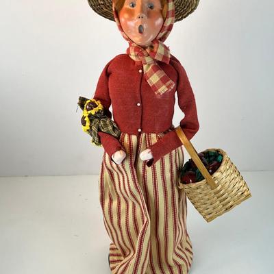 Byers' Choice Auyumn Carolor figurine