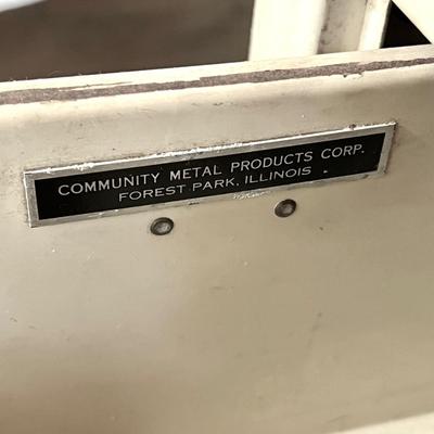 COMMUNITY METAL PRODUCTS CORP ~ Vintage Metal Rolling Cart