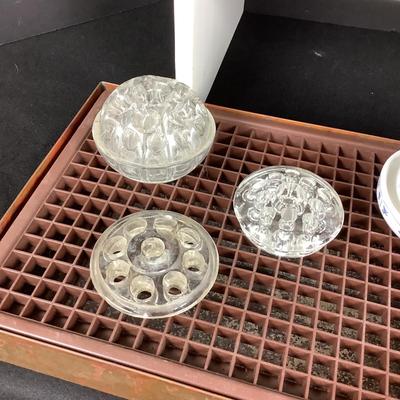 6313 Copper Planter/Strainer, 5 Flower Frogs & Set of 4 Block Bernarda Pots