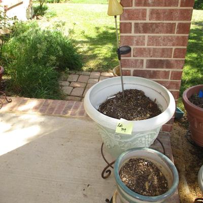 2 Flower Pots