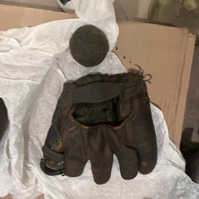 very nice vintage baseball gloves