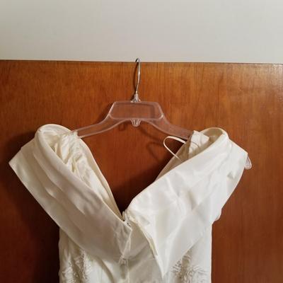 Two Vintage Wedding Dresses (B3C-JS)