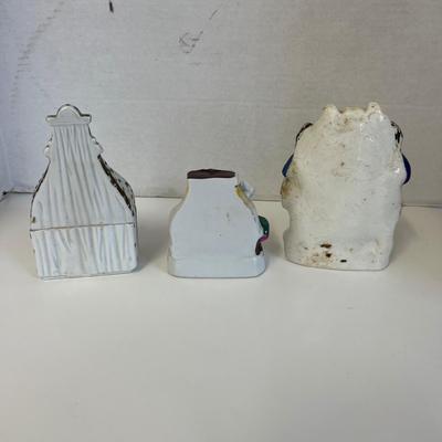 6269 Antique Ferring Box with Staffordshire Figure