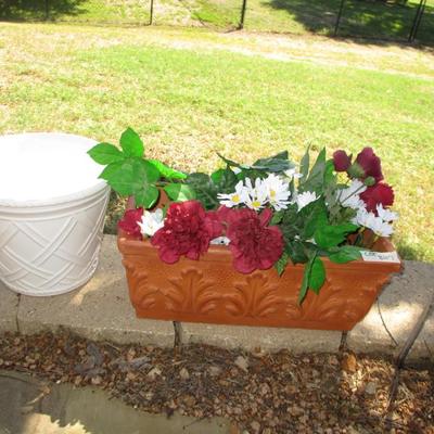 Planters/Yard Decor--Cross