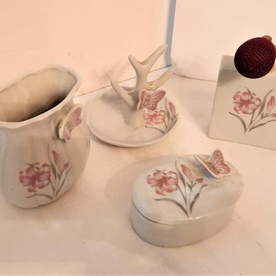 Lot #117  70's vanity set - 4 pieces