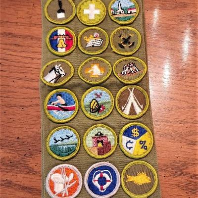 Lot #118  Vintage Boy Scouts Badge Sash w/32 badges