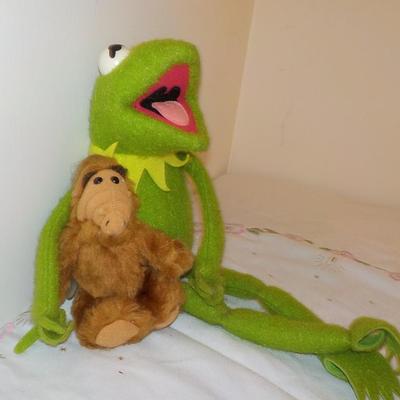 2 World Famous plush animals/ 1974 Kermit and ALF.