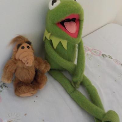 2 World Famous plush animals/ 1974 Kermit and ALF.