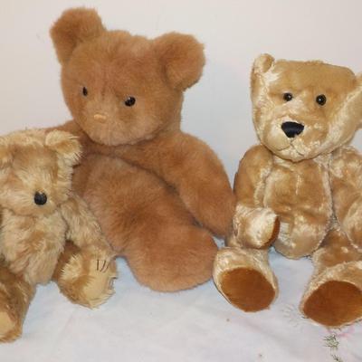 3 Stunning 8 in. Bears/ 1985 Gund and Wangs.