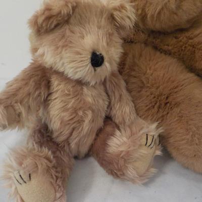 3 Stunning 8 in. Bears/ 1985 Gund and Wangs.