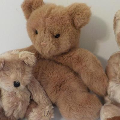 3 Stunning 8 in. Bears/ 1985 Gund and Wangs.