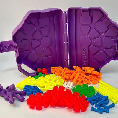 Kid KNEX purple storage box comes with it