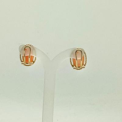 #8259 14K Yellow Gold Coral Clip-on Earrings
