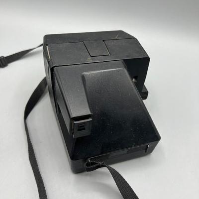 Retro Polaroid Sun 600 LMS Photo Camera