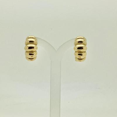 #8262 18K Yellow Gold Scalloped Hoop Earrings