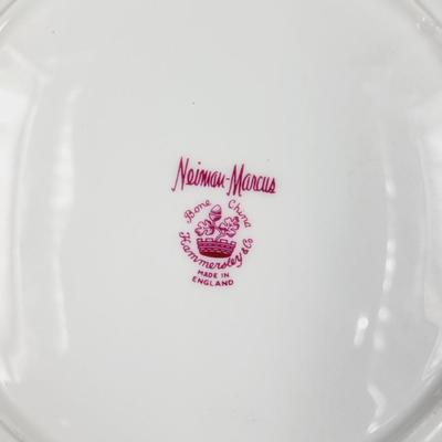 NEIMAN MARCUS DECORATIVE CHRISTMAS PLATE