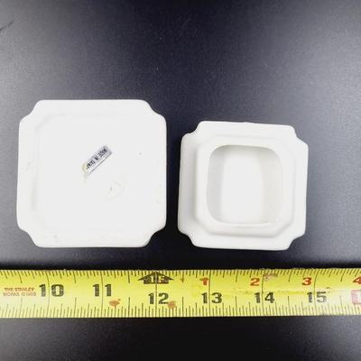 CUTE PORCELAIN TRINKET BOX