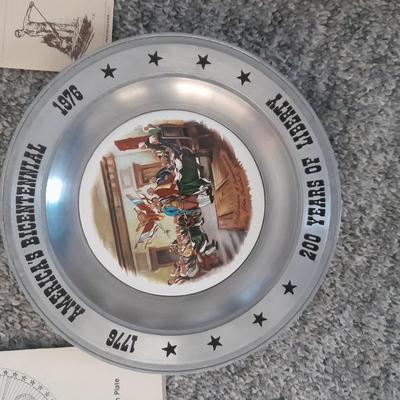 LOT 76 UNITED STATES OF AMERICA COLLECTOR PLATES BICENTENNIAL PLATES
