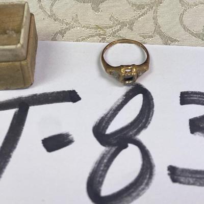 10 KT ring