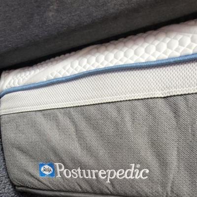Queen Size Seely Posturepedic Adjustable Bed