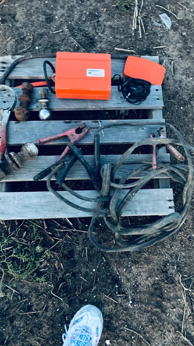 LOT 453 PORTABLE AIR COMPRESSOR, HEAVY DUTY JUMPER CABLES & MORE