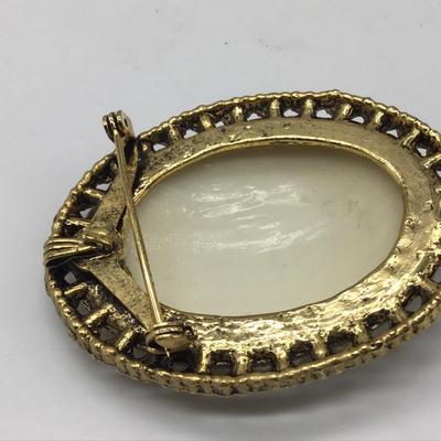 Vintage Sugared Ceramic  Gold Faux Pearl Brooch Pin