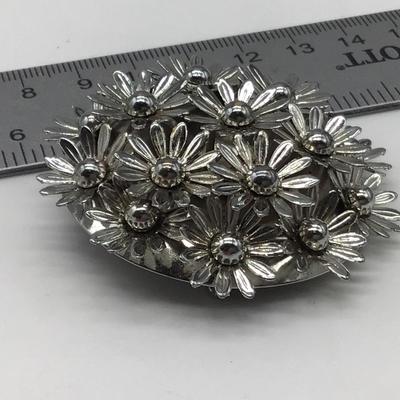 Large Silver Tone Daisy Brooch