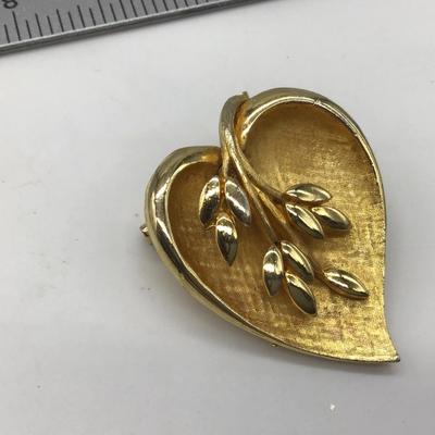 Roman Vintage Gold Tone Brooch