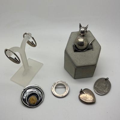 6379 Lot of Silver Jewelry