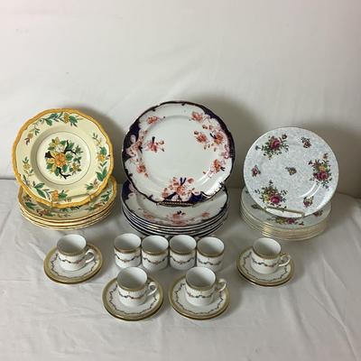 Lot 6367. Lot of Antique China, Staffordshire/Flanders/Tirschenreuth/Booths Silicon China