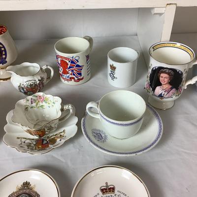 Lot 6369. Queen Elizabeth Jubilee Cups and Saucers