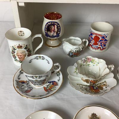 Lot 6369. Queen Elizabeth Jubilee Cups and Saucers