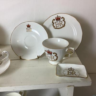 Lot 6369. Queen Elizabeth Jubilee Cups and Saucers