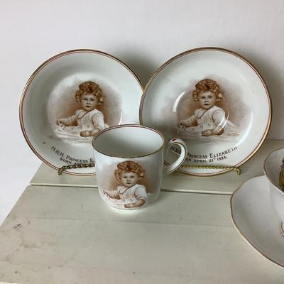 Lot 6369. Queen Elizabeth Jubilee Cups and Saucers