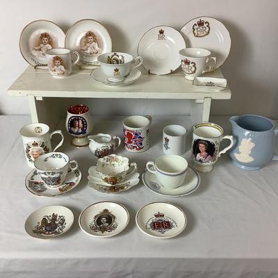 Lot 6369. Queen Elizabeth Jubilee Cups and Saucers