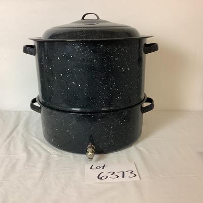 Lot. 6373. Large Enamel Covered Steamer Pot with Drain Spout